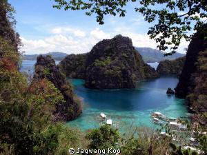 The Coron Island Of Philippines is famous for its breatht... by Jagwang Koo 